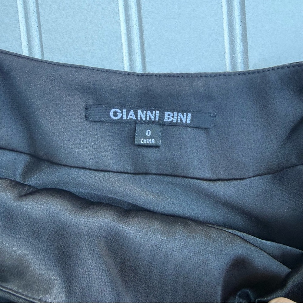 Gianni Bini Elegant Black Pleated Skater Skirt - Picture 2 of 3